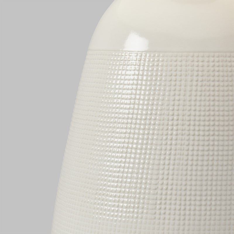 One Light Table Lamp<br /><span style="color:#4AB0CE;">Entrega: 4-10 dias en USA</span><br /><span style="color:#4AB0CE;font-size:60%;">PREGUNTE POR ENTREGA EN PANAMA</span><br />Collection: Ornella<br />Finish: New White