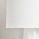 One Light Table Lamp<br /><span style="color:#4AB0CE;">Entrega: 4-10 dias en USA</span><br /><span style="color:#4AB0CE;font-size:60%;">PREGUNTE POR ENTREGA EN PANAMA</span><br />Collection: Moresby<br />Finish: Gloss White