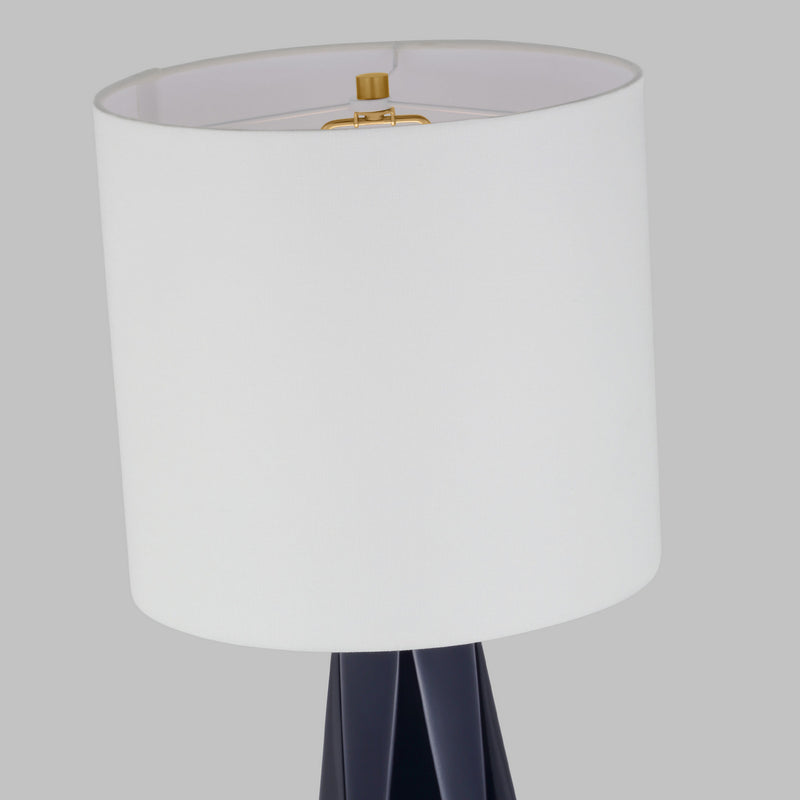One Light Table Lamp<br /><span style="color:#4AB0CE;">Entrega: 4-10 dias en USA</span><br /><span style="color:#4AB0CE;font-size:60%;">PREGUNTE POR ENTREGA EN PANAMA</span><br />Collection: Moresby<br />Finish: Gloss Navy