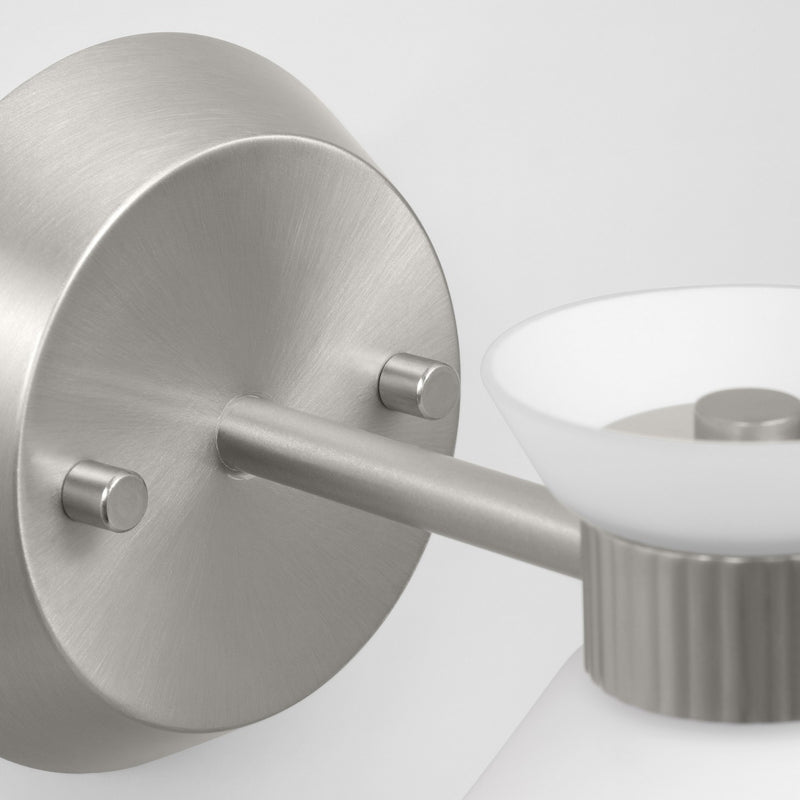 One Light Wall Sconce<br /><span style="color:#4AB0CE;">Entrega: 4-10 dias en USA</span><br /><span style="color:#4AB0CE;font-size:60%;">PREGUNTE POR ENTREGA EN PANAMA</span><br />Collection: Belcarra<br />Finish: Brushed Steel