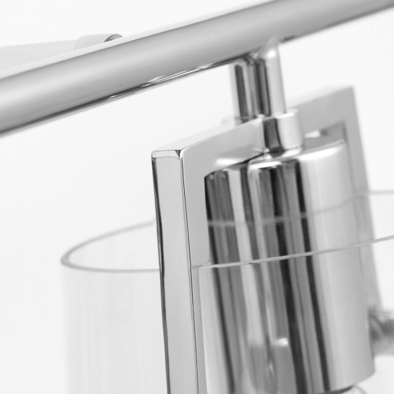 Four Light Bath<br /><span style="color:#4AB0CE;">Entrega: 4-10 dias en USA</span><br /><span style="color:#4AB0CE;font-size:60%;">PREGUNTE POR ENTREGA EN PANAMA</span><br />Collection: Crofton<br />Finish: Chrome