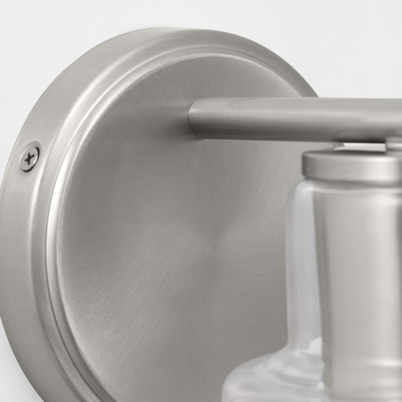 One Light Wall Sconce<br /><span style="color:#4AB0CE;">Entrega: 4-10 dias en USA</span><br /><span style="color:#4AB0CE;font-size:60%;">PREGUNTE POR ENTREGA EN PANAMA</span><br />Collection: Sayward<br />Finish: Brushed Steel