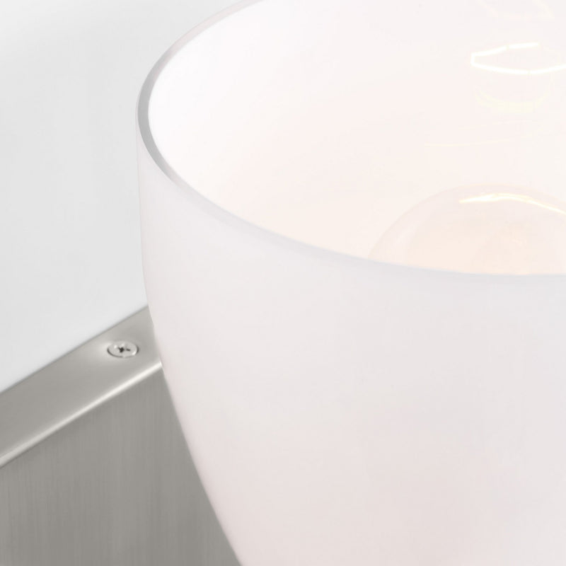 One Light Wall Sconce<br /><span style="color:#4AB0CE;">Entrega: 4-10 dias en USA</span><br /><span style="color:#4AB0CE;font-size:60%;">PREGUNTE POR ENTREGA EN PANAMA</span><br />Collection: Toffino<br />Finish: Brushed Steel