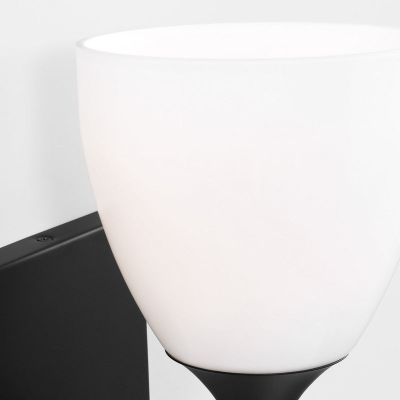 One Light Wall Sconce<br /><span style="color:#4AB0CE;">Entrega: 4-10 dias en USA</span><br /><span style="color:#4AB0CE;font-size:60%;">PREGUNTE POR ENTREGA EN PANAMA</span><br />Collection: Toffino<br />Finish: Midnight Black