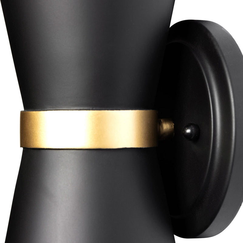 Two Light Wall Sconce<br /><span style="color:#4AB0CE;">Entrega: 7-8 semanas en USA</span><br /><span style="color:#4AB0CE;font-size:60%;">PREGUNTE POR ENTREGA EN PANAMA</span><br />Collection: Mad Hatter<br />Finish: Matte Black/French Gold
