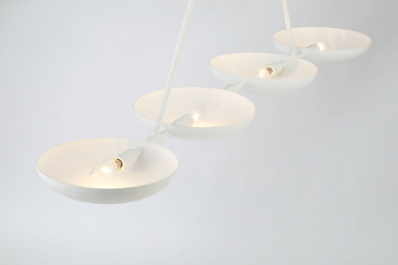 Four Light Island Pendant<br /><span style="color:#4AB0CE;">Entrega: 4-10 dias en USA</span><br /><span style="color:#4AB0CE;font-size:60%;">PREGUNTE POR ENTREGA EN PANAMA</span><br />Collection: Undertas<br />Finish: Piastra White