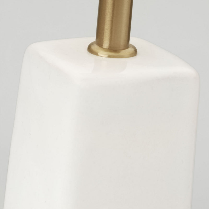 One Light Table Lamp<br /><span style="color:#4AB0CE;">Entrega: 8-9 semanas en USA</span><br /><span style="color:#4AB0CE;font-size:60%;">PREGUNTE POR ENTREGA EN PANAMA</span><br />Collection: Diogo<br />Finish: New White