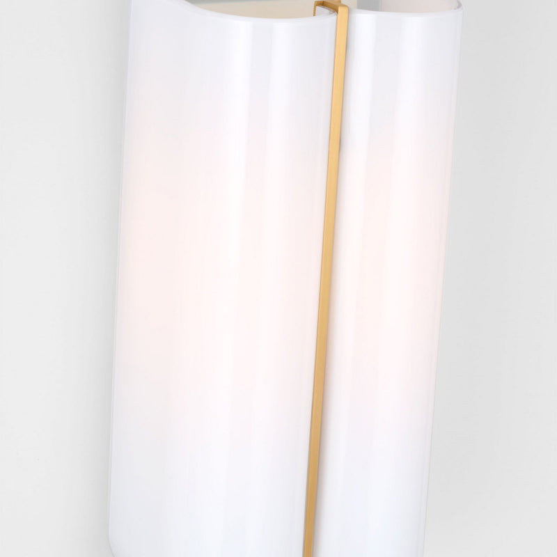 One Light Wall Sconce<br /><span style="color:#4AB0CE;">Entrega: 4-10 dias en USA</span><br /><span style="color:#4AB0CE;font-size:60%;">PREGUNTE POR ENTREGA EN PANAMA</span><br />Collection: Cheverny<br />Finish: Burnished Brass