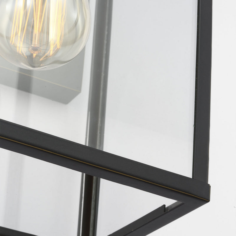 One Light Wall Lantern<br /><span style="color:#4AB0CE;">Entrega: 4-10 dias en USA</span><br /><span style="color:#4AB0CE;font-size:60%;">PREGUNTE POR ENTREGA EN PANAMA</span><br />Collection: Howell<br />Finish: Antique Bronze