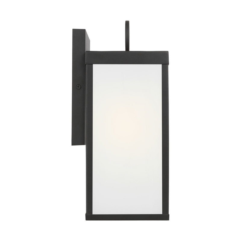 One Light Wall Lantern<br /><span style="color:#4AB0CE;">Entrega: 4-10 dias en USA</span><br /><span style="color:#4AB0CE;font-size:60%;">PREGUNTE POR ENTREGA EN PANAMA</span><br />Collection: Howell<br />Finish: Textured Black