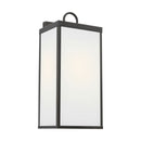 One Light Wall Lantern<br /><span style="color:#4AB0CE;">Entrega: 4-10 dias en USA</span><br /><span style="color:#4AB0CE;font-size:60%;">PREGUNTE POR ENTREGA EN PANAMA</span><br />Collection: Howell<br />Finish: Antique Bronze