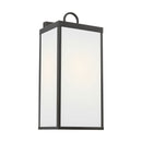 One Light Wall Lantern<br /><span style="color:#4AB0CE;">Entrega: 12-13 semanas en USA</span><br /><span style="color:#4AB0CE;font-size:60%;">PREGUNTE POR ENTREGA EN PANAMA</span><br />Collection: Howell<br />Finish: Antique Bronze