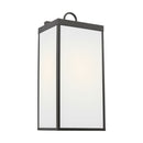 One Light Wall Lantern<br /><span style="color:#4AB0CE;">Entrega: 4-10 dias en USA</span><br /><span style="color:#4AB0CE;font-size:60%;">PREGUNTE POR ENTREGA EN PANAMA</span><br />Collection: Howell<br />Finish: Antique Bronze
