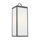 One Light Wall Lantern<br /><span style="color:#4AB0CE;">Entrega: 4-10 dias en USA</span><br /><span style="color:#4AB0CE;font-size:60%;">PREGUNTE POR ENTREGA EN PANAMA</span><br />Collection: Howell<br />Finish: Antique Bronze