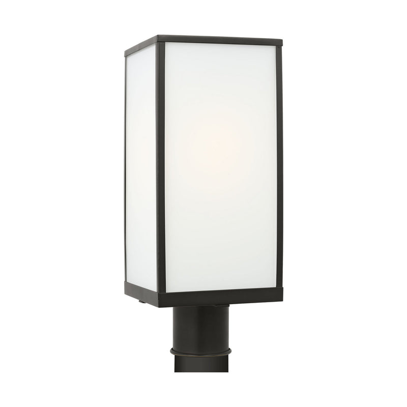 One Light Post Lantern<br /><span style="color:#4AB0CE;">Entrega: 4-10 dias en USA</span><br /><span style="color:#4AB0CE;font-size:60%;">PREGUNTE POR ENTREGA EN PANAMA</span><br />Collection: Howell<br />Finish: Antique Bronze
