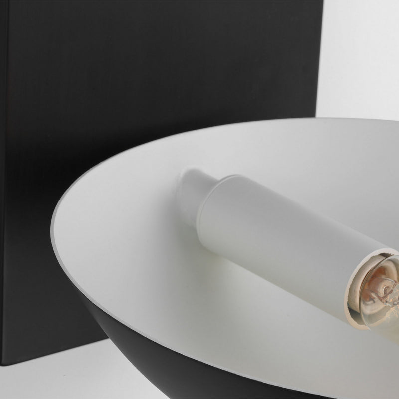 One Light Wall Sconce<br /><span style="color:#4AB0CE;">Entrega: 4-10 dias en USA</span><br /><span style="color:#4AB0CE;font-size:60%;">PREGUNTE POR ENTREGA EN PANAMA</span><br />Collection: Nevel<br />Finish: Aged Iron