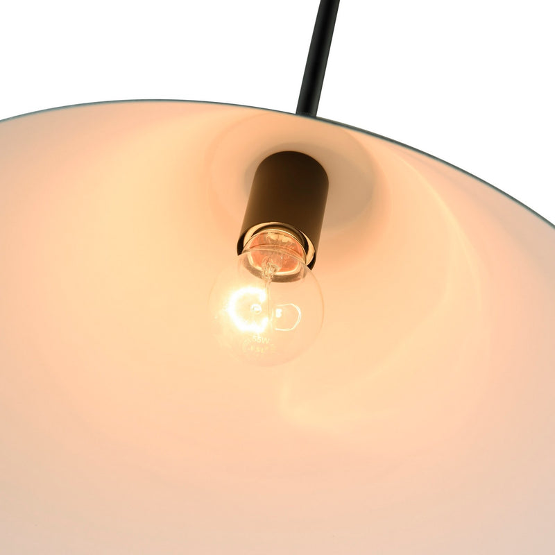One Light Pendant<br /><span style="color:#4AB0CE;">Entrega: 4-10 dias en USA</span><br /><span style="color:#4AB0CE;font-size:60%;">PREGUNTE POR ENTREGA EN PANAMA</span><br />Collection: Baltic<br />Finish: Black and Brushed Brass