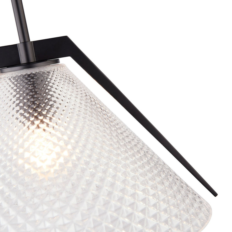One Light Pendant<br /><span style="color:#4AB0CE;">Entrega: 4-10 dias en USA</span><br /><span style="color:#4AB0CE;font-size:60%;">PREGUNTE POR ENTREGA EN PANAMA</span><br />Collection: Baltic<br />Finish: Black and Brushed Brass