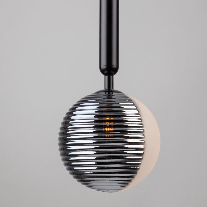 One Light Pendant<br /><span style="color:#4AB0CE;">Entrega: 4-10 dias en USA</span><br /><span style="color:#4AB0CE;font-size:60%;">PREGUNTE POR ENTREGA EN PANAMA</span><br />Collection: Bolla<br />Finish: Black
