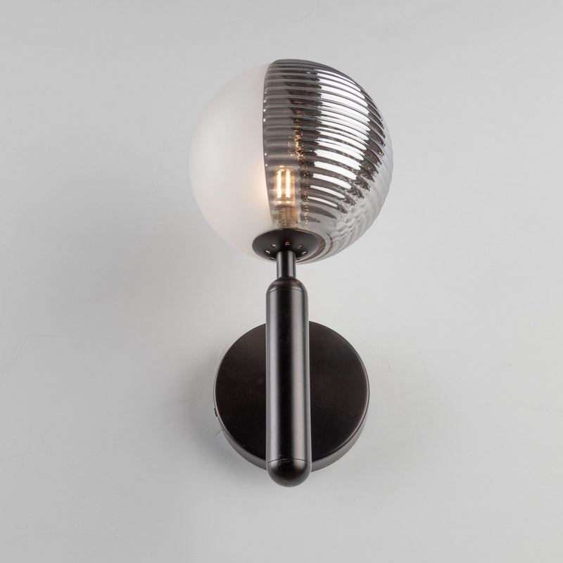 One Light Wall Sconce<br /><span style="color:#4AB0CE;">Entrega: 4-10 dias en USA</span><br /><span style="color:#4AB0CE;font-size:60%;">PREGUNTE POR ENTREGA EN PANAMA</span><br />Collection: Bolla<br />Finish: Black