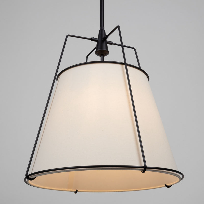 Three Light Pendant<br /><span style="color:#4AB0CE;">Entrega: 4-10 dias en USA</span><br /><span style="color:#4AB0CE;font-size:60%;">PREGUNTE POR ENTREGA EN PANAMA</span><br />Collection: Pullman<br />Finish: Black