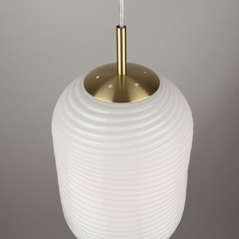 One Light Pendant<br /><span style="color:#4AB0CE;">Entrega: 4-10 dias en USA</span><br /><span style="color:#4AB0CE;font-size:60%;">PREGUNTE POR ENTREGA EN PANAMA</span><br />Collection: Vita<br />Finish: White, Brass