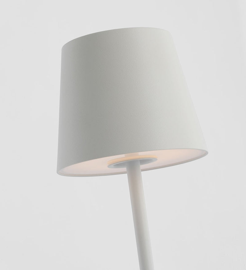 LED Table Lamp<br /><span style="color:#4AB0CE;">Entrega: 4-10 dias en USA</span><br /><span style="color:#4AB0CE;font-size:60%;">PREGUNTE POR ENTREGA EN PANAMA</span><br />Collection: Nevis<br />Finish: Matte White