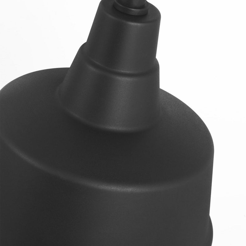 One Light Wall Lantern<br /><span style="color:#4AB0CE;">Entrega: 4-10 dias en USA</span><br /><span style="color:#4AB0CE;font-size:60%;">PREGUNTE POR ENTREGA EN PANAMA</span><br />Collection: Barn Light<br />Finish: Textured Black