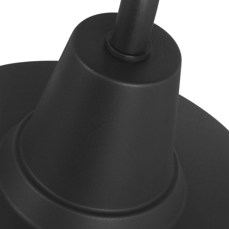 One Light Wall Lantern<br /><span style="color:#4AB0CE;">Entrega: 4-10 dias en USA</span><br /><span style="color:#4AB0CE;font-size:60%;">PREGUNTE POR ENTREGA EN PANAMA</span><br />Collection: Barn Light<br />Finish: Textured Black