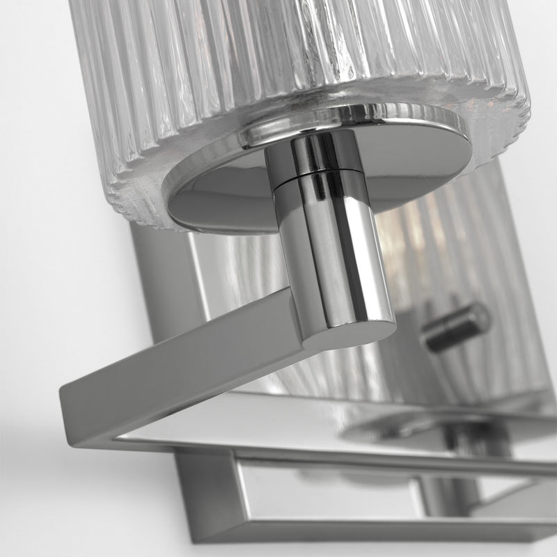 Two Light Wall / Bath<br /><span style="color:#4AB0CE;">Entrega: 4-10 dias en USA</span><br /><span style="color:#4AB0CE;font-size:60%;">PREGUNTE POR ENTREGA EN PANAMA</span><br />Collection: Lando<br />Finish: Chrome