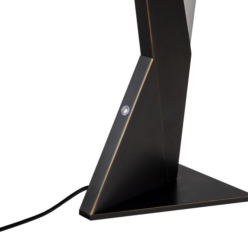 LED Table Lamp<br /><span style="color:#4AB0CE;">Entrega: 4-10 dias en USA</span><br /><span style="color:#4AB0CE;font-size:60%;">PREGUNTE POR ENTREGA EN PANAMA</span><br />Collection: Tachi<br />Finish: Urban Bronze