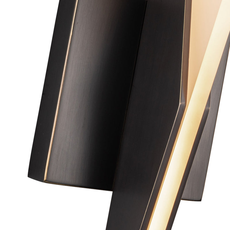 LED Wall Sconce<br /><span style="color:#4AB0CE;">Entrega: 4-10 dias en USA</span><br /><span style="color:#4AB0CE;font-size:60%;">PREGUNTE POR ENTREGA EN PANAMA</span><br />Collection: Tachi<br />Finish: Urban Bronze