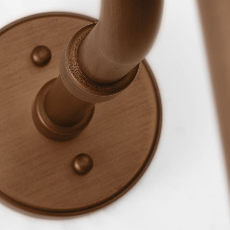 One Light Wall Lantern<br /><span style="color:#4AB0CE;">Entrega: 4-10 dias en USA</span><br /><span style="color:#4AB0CE;font-size:60%;">PREGUNTE POR ENTREGA EN PANAMA</span><br />Collection: Barn Light<br />Finish: Natural Copper