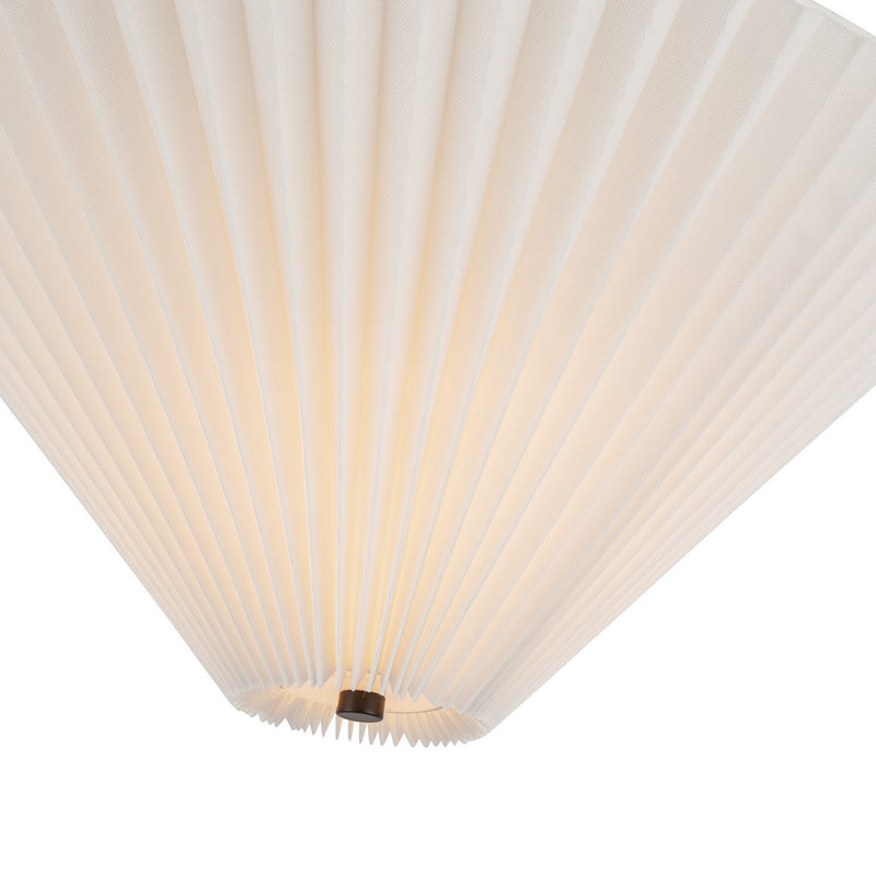 One Light Semi-Flush Mount<br /><span style="color:#4AB0CE;">Entrega: 4-10 dias en USA</span><br /><span style="color:#4AB0CE;font-size:60%;">PREGUNTE POR ENTREGA EN PANAMA</span><br />Collection: Bridgette<br />Finish: Matte Black/Folded White