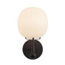 One Light Vanity<br /><span style="color:#4AB0CE;">Entrega: 4-10 dias en USA</span><br /><span style="color:#4AB0CE;font-size:60%;">PREGUNTE POR ENTREGA EN PANAMA</span><br />Collection: Cherise<br />Finish: Matte Black/Glossy Ribbed Opal Glass
