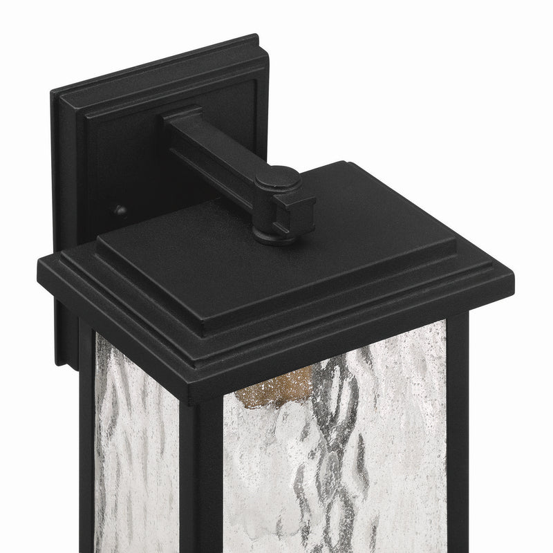 One Light Outdoor Wall Sconce<br /><span style="color:#4AB0CE;">Entrega: 4-10 dias en USA</span><br /><span style="color:#4AB0CE;font-size:60%;">PREGUNTE POR ENTREGA EN PANAMA</span><br />Collection: Estate<br />Finish: Black, Brass