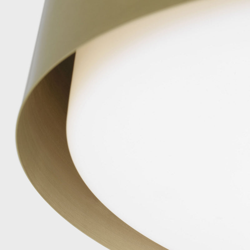 Two Light Flush Mount<br /><span style="color:#4AB0CE;">Entrega: 4-10 dias en USA</span><br /><span style="color:#4AB0CE;font-size:60%;">PREGUNTE POR ENTREGA EN PANAMA</span><br />Collection: Dartmore<br />Finish: Satin Brass