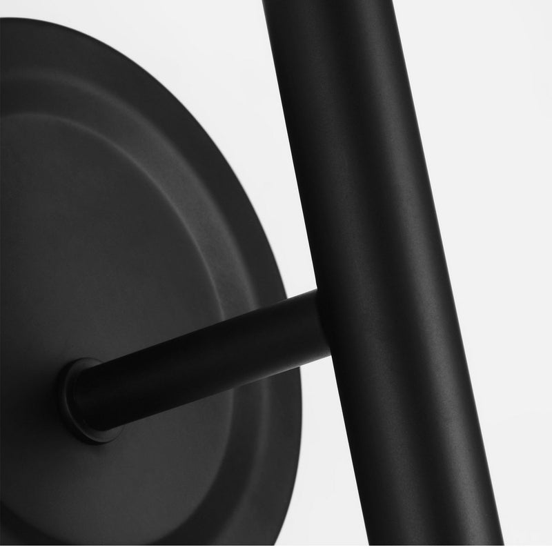 One Light Wall Sconce<br /><span style="color:#4AB0CE;">Entrega: 4-10 dias en USA</span><br /><span style="color:#4AB0CE;font-size:60%;">PREGUNTE POR ENTREGA EN PANAMA</span><br />Collection: Egmont<br />Finish: Midnight Black