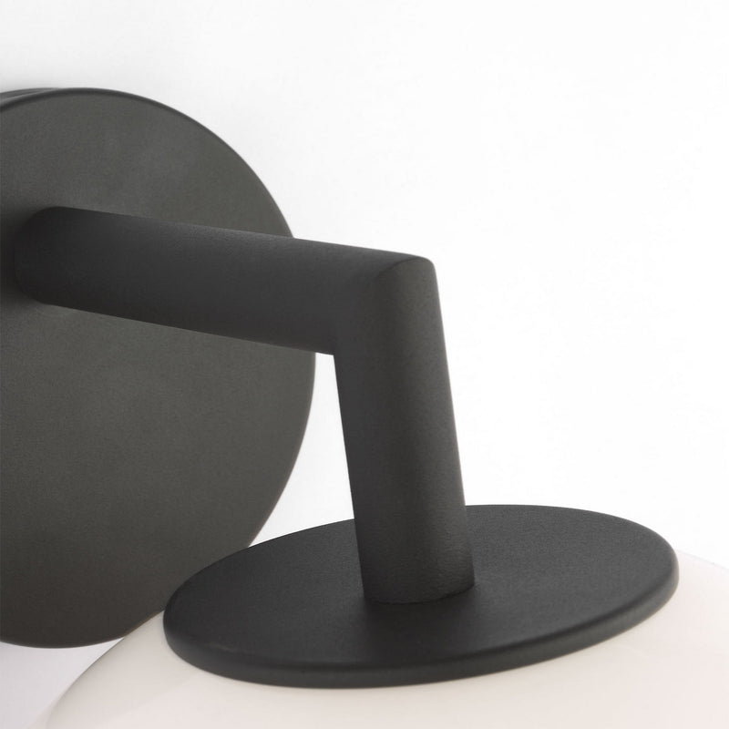 One Light Outdoor Wall Lantern<br /><span style="color:#4AB0CE;">Entrega: 13-14 semanas en USA</span><br /><span style="color:#4AB0CE;font-size:60%;">PREGUNTE POR ENTREGA EN PANAMA</span><br />Collection: Toca<br />Finish: Textured Black