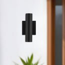 LED Wall Sconce<br /><span style="color:#4AB0CE;">Entrega: 4-10 dias en USA</span><br /><span style="color:#4AB0CE;font-size:60%;">PREGUNTE POR ENTREGA EN PANAMA</span><br />Collection: Lorna<br />Finish: Black