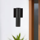 LED Outdoor Wall Sconce<br /><span style="color:#4AB0CE;">Entrega: 4-10 dias en USA</span><br /><span style="color:#4AB0CE;font-size:60%;">PREGUNTE POR ENTREGA EN PANAMA</span><br />Collection: Lorna<br />Finish: Black