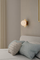 One Light Bath Sconce<br /><span style="color:#4AB0CE;">Entrega: 4-10 dias en USA</span><br /><span style="color:#4AB0CE;font-size:60%;">PREGUNTE POR ENTREGA EN PANAMA</span><br />Collection: Olenne<br />Finish: Legacy Brass