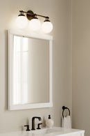 Three Light Vanity<br /><span style="color:#4AB0CE;">Entrega: 4-10 dias en USA</span><br /><span style="color:#4AB0CE;font-size:60%;">PREGUNTE POR ENTREGA EN PANAMA</span><br />Collection: Ortesa<br />Finish: Dark Matte Black