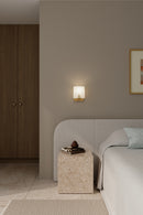 One Light Bath Sconce<br /><span style="color:#4AB0CE;">Entrega: 4-10 dias en USA</span><br /><span style="color:#4AB0CE;font-size:60%;">PREGUNTE POR ENTREGA EN PANAMA</span><br />Collection: Mirelle<br />Finish: Legacy Brass
