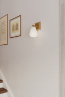 One Light Bath Sconce<br /><span style="color:#4AB0CE;">Entrega: 4-10 dias en USA</span><br /><span style="color:#4AB0CE;font-size:60%;">PREGUNTE POR ENTREGA EN PANAMA</span><br />Collection: Siena<br />Finish: Legacy Brass