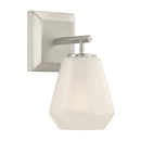 One Light Bath Sconce<br /><span style="color:#4AB0CE;">Entrega: 4-10 dias en USA</span><br /><span style="color:#4AB0CE;font-size:60%;">PREGUNTE POR ENTREGA EN PANAMA</span><br />Collection: Siena<br />Finish: Brushed Nickel
