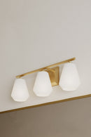Three Light Vanity<br /><span style="color:#4AB0CE;">Entrega: 4-10 dias en USA</span><br /><span style="color:#4AB0CE;font-size:60%;">PREGUNTE POR ENTREGA EN PANAMA</span><br />Collection: Siena<br />Finish: Legacy Brass