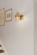 One Light Bath Sconce<br /><span style="color:#4AB0CE;">Entrega: 4-10 dias en USA</span><br /><span style="color:#4AB0CE;font-size:60%;">PREGUNTE POR ENTREGA EN PANAMA</span><br />Collection: Ravik<br />Finish: Legacy Brass