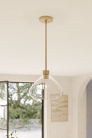 One Light Pendant<br /><span style="color:#4AB0CE;">Entrega: 4-10 dias en USA</span><br /><span style="color:#4AB0CE;font-size:60%;">PREGUNTE POR ENTREGA EN PANAMA</span><br />Collection: Elaris<br />Finish: Legacy Brass