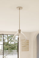 One Light Pendant<br /><span style="color:#4AB0CE;">Entrega: 4-10 dias en USA</span><br /><span style="color:#4AB0CE;font-size:60%;">PREGUNTE POR ENTREGA EN PANAMA</span><br />Collection: Elaris<br />Finish: Brushed Nickel